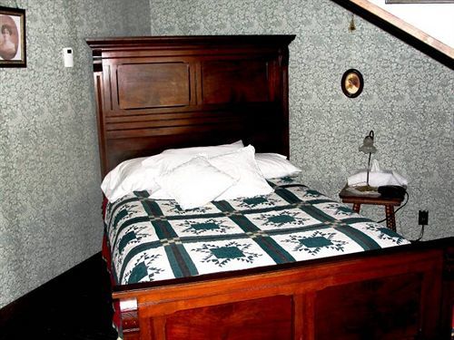 อลาสกา เฮอริเทจ เฮาส์ เบด แอนด์ เบรคฟาสต์ Hotel แฟร์แบงค์ส ภายนอก รูปภาพ